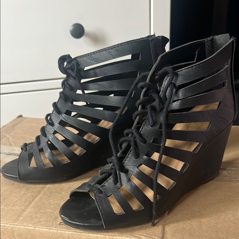 Stylish Black Strappy Wedge Sandals